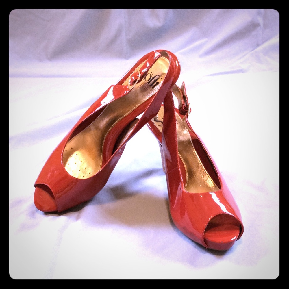 Red Heels Sofft Peep Toe Pumps Sexy Lipstick EXC!